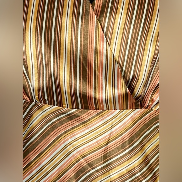 🦋-Zoey Beth Brown, Pink White Striped Blouse - Picture 2 of 8